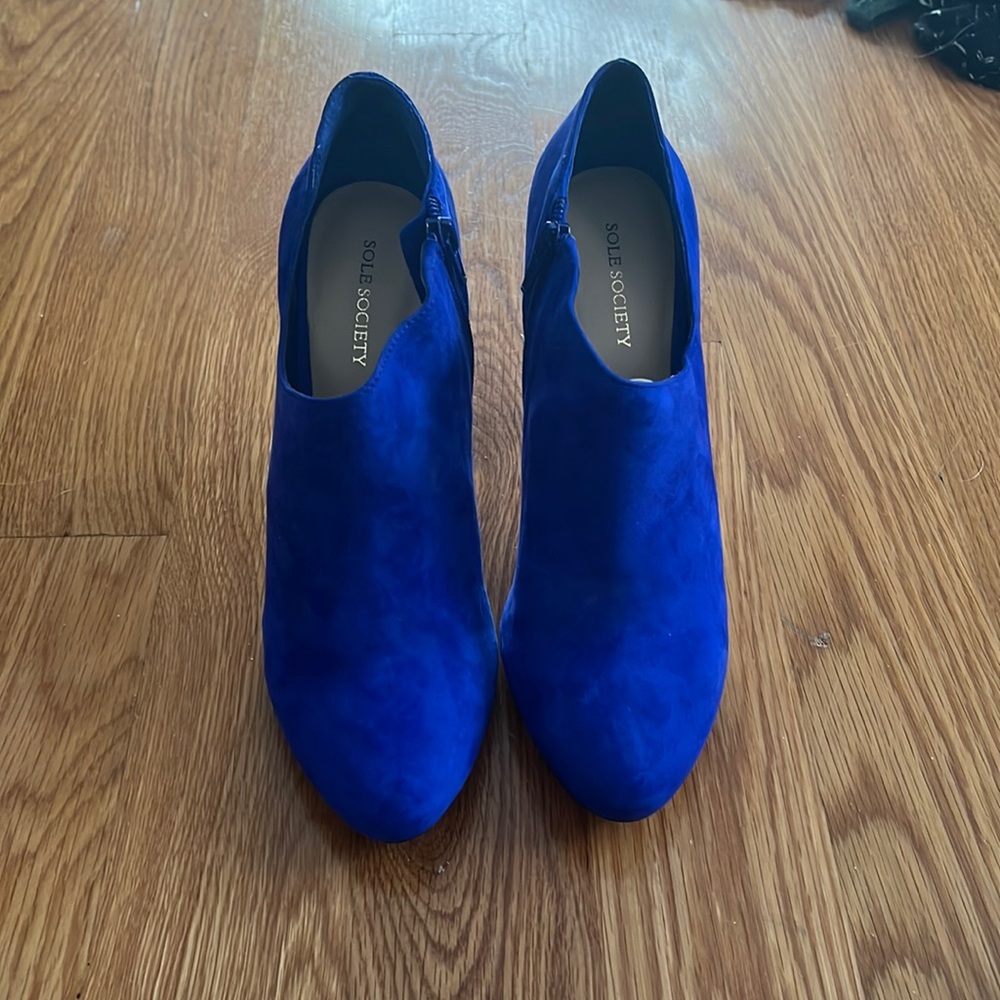 Sole Society Royal Blue Suede Booties/Heals. Never been worn! Size 9.5.